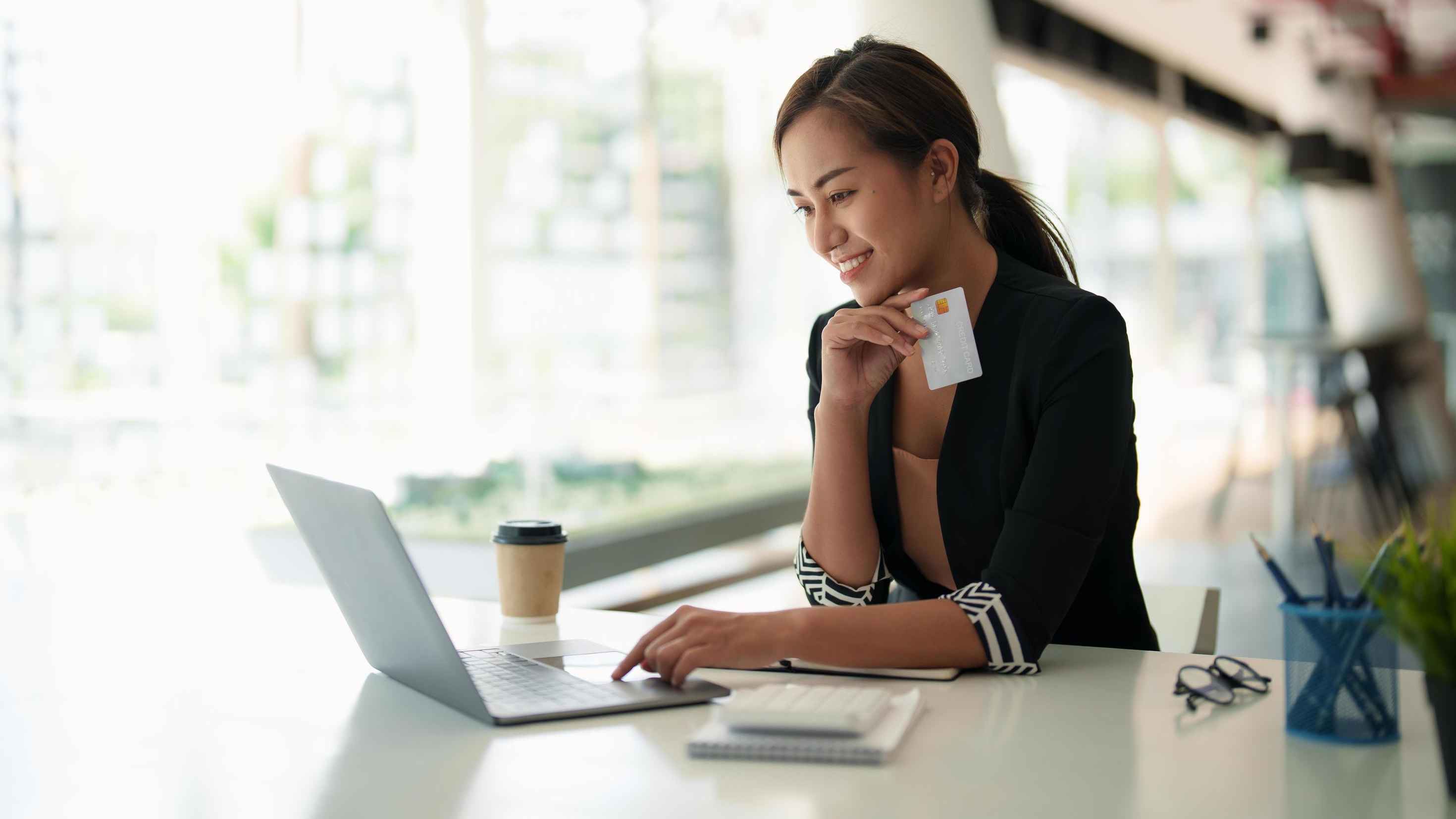 বেসরকারি ব্যাংকে চাকরি