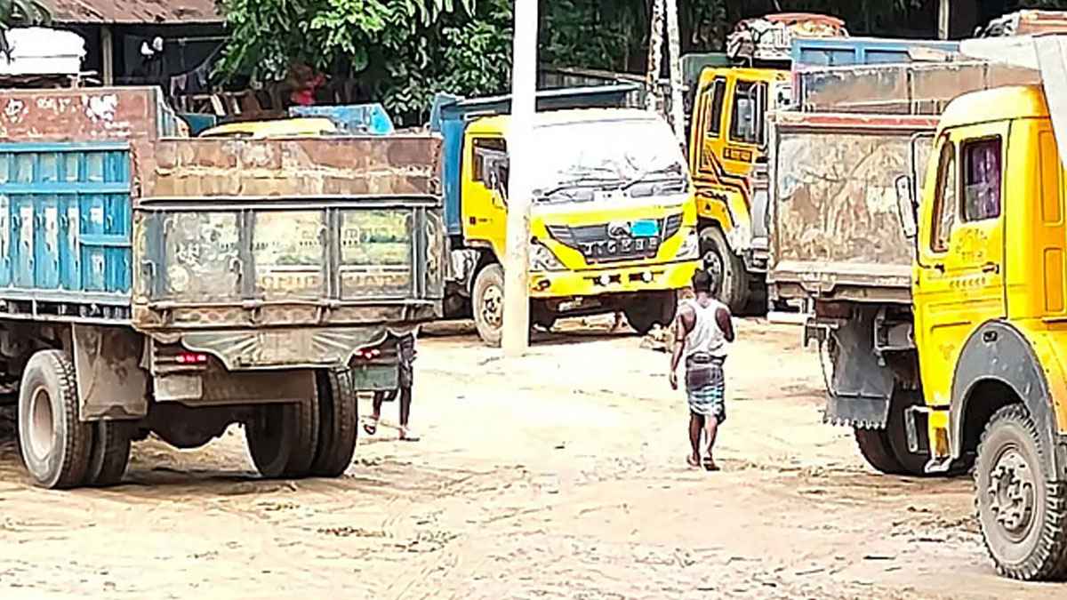 সিলেটে ৫ দফা দাবিতে চলছে পণ্য পরিবহন ধর্মঘট