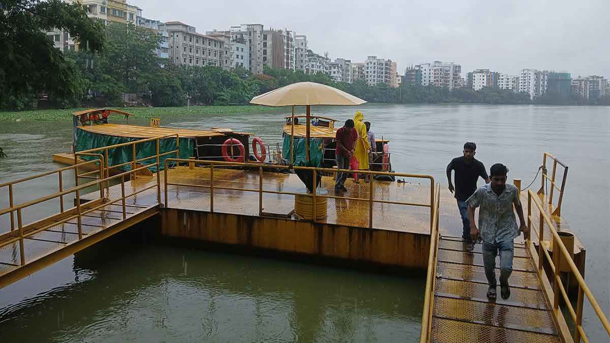 চারদিন পর চালু হয়েছে হাতিরঝিলের ওয়াটার বাস