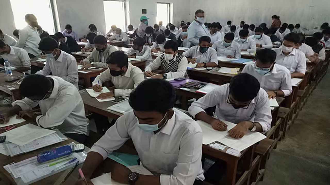 গোপালগঞ্জ জেলায় আজকের এইচএসসি পরীক্ষা স্থগিত