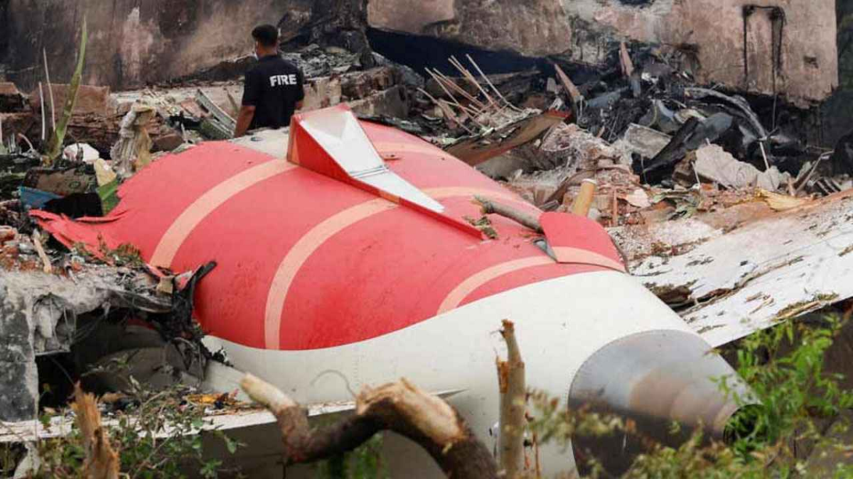 ‘আপনি কেন সুইচটি বন্ধ করলেন?’ বিধ্বস্ত বিমানের পাইলটদের শেষ কথপকথন