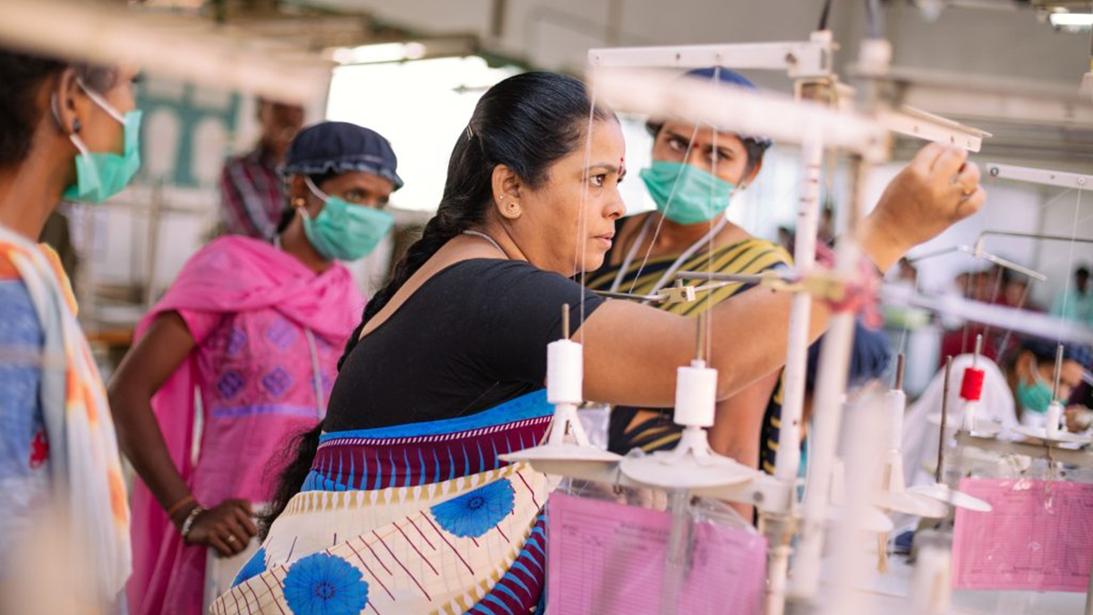 বাংলাদেশি পণ্যে ৩৫ শতাংশ শুল্ক, ভারতীয় টেক্সটাইলের শেয়ারের পোয়াবারো