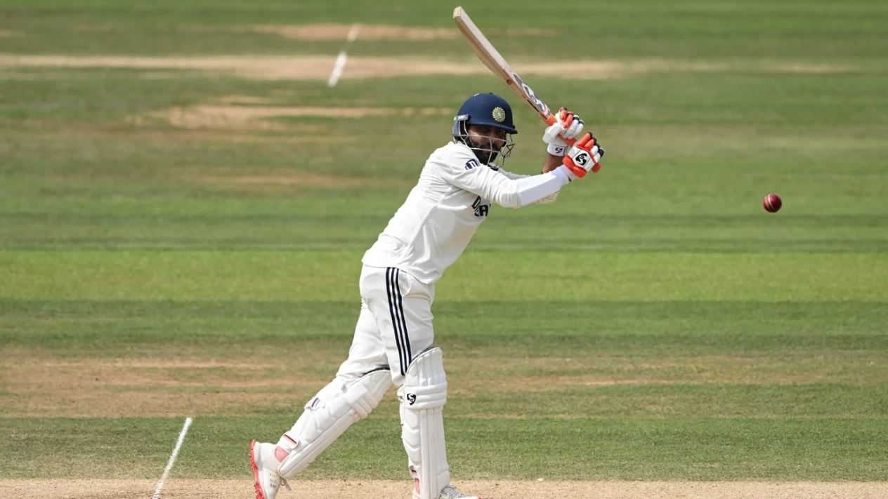 লর্ডসে জাদেজার ব্যাটিং নিয়ে ক্ষোভ গাভাস্কার-মাঞ্জরেকার