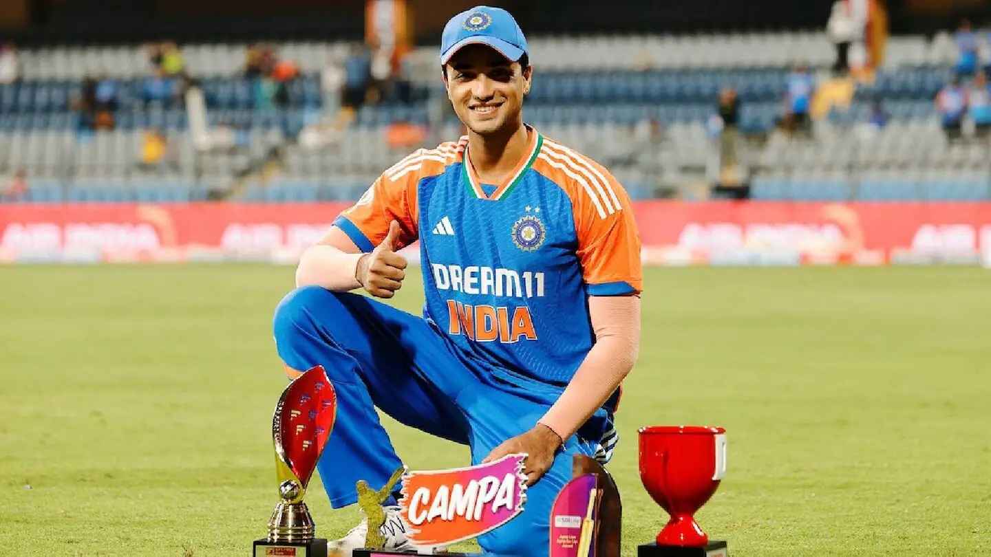 হেডকে সরিয়ে সিংহাসনে অভিষেক