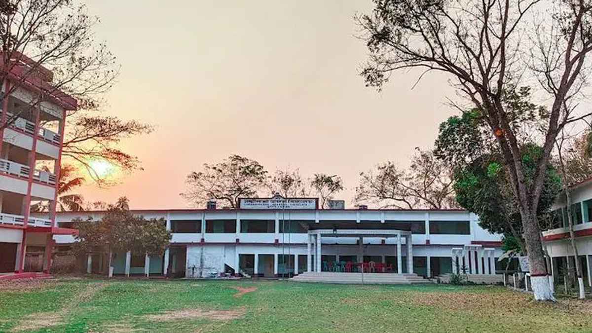 এক বিষয়ে পরীক্ষা দিয়ে আরেক বিষয়ে ফেল