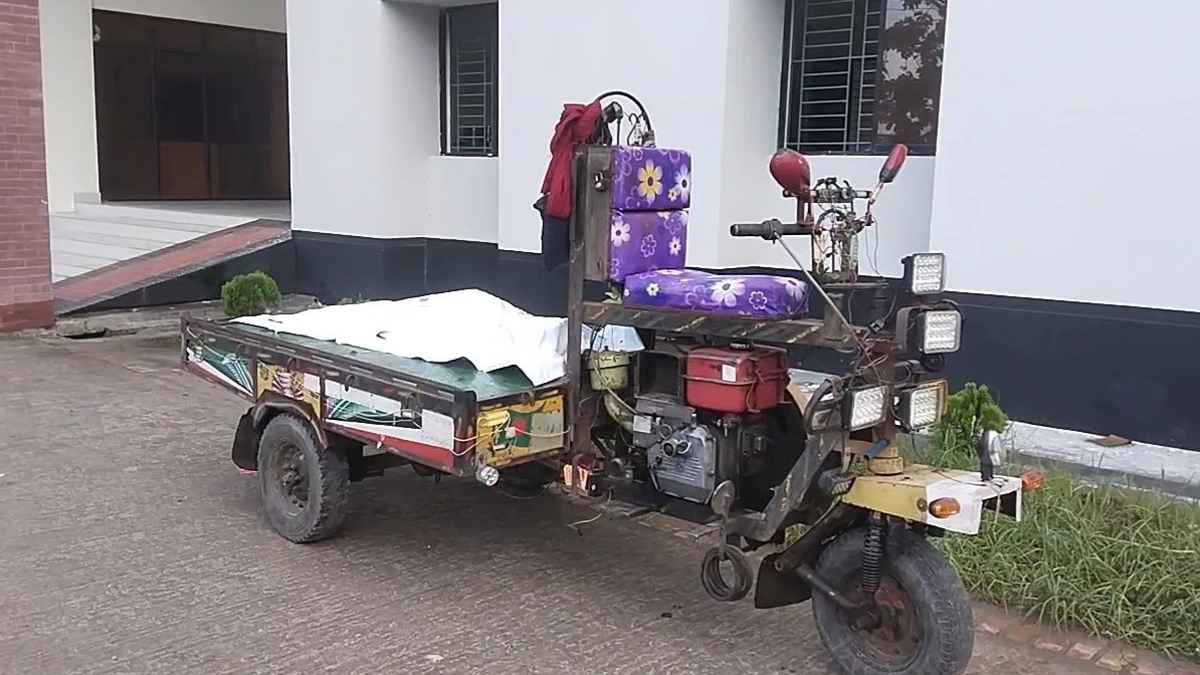 শিবচরে এক্সপ্রেসওয়েতে সড়ক দুর্ঘটনায় প্রাণ গেল নারীর