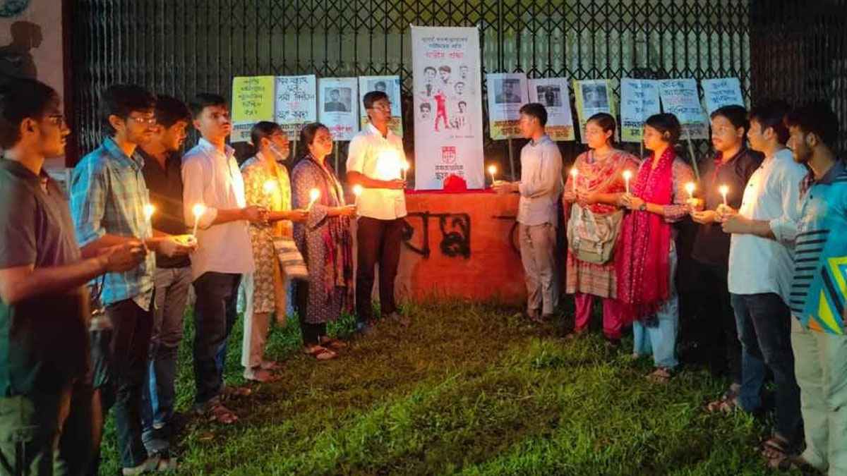 বাকৃবি ছাত্র ফ্রন্টের ‘শহীদ স্মরণ মিছিল’ ও ‘মোমবাতি প্রজ্বলন’