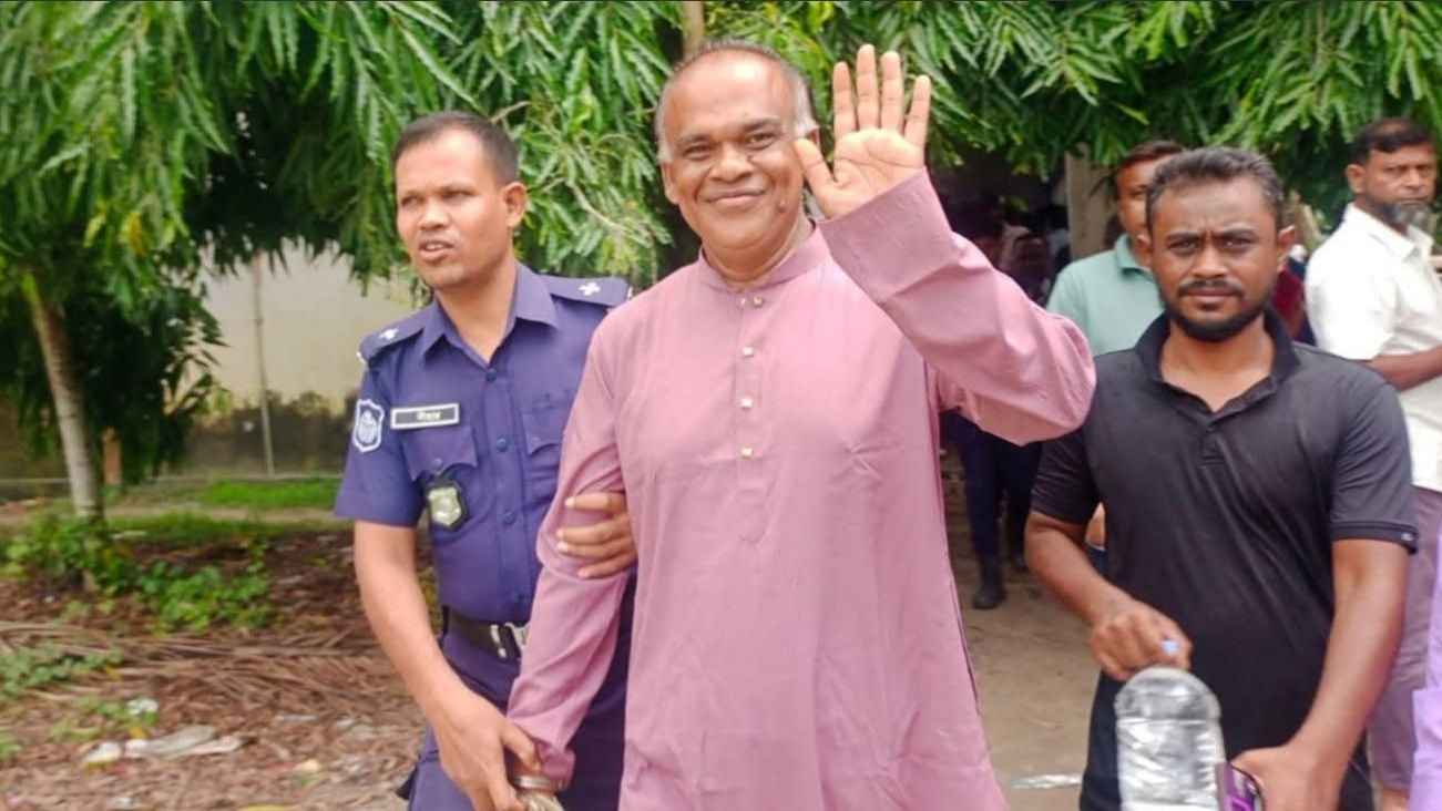 লোহাগড়া পৌরসভার সাবেক মেয়র কারাগারে 