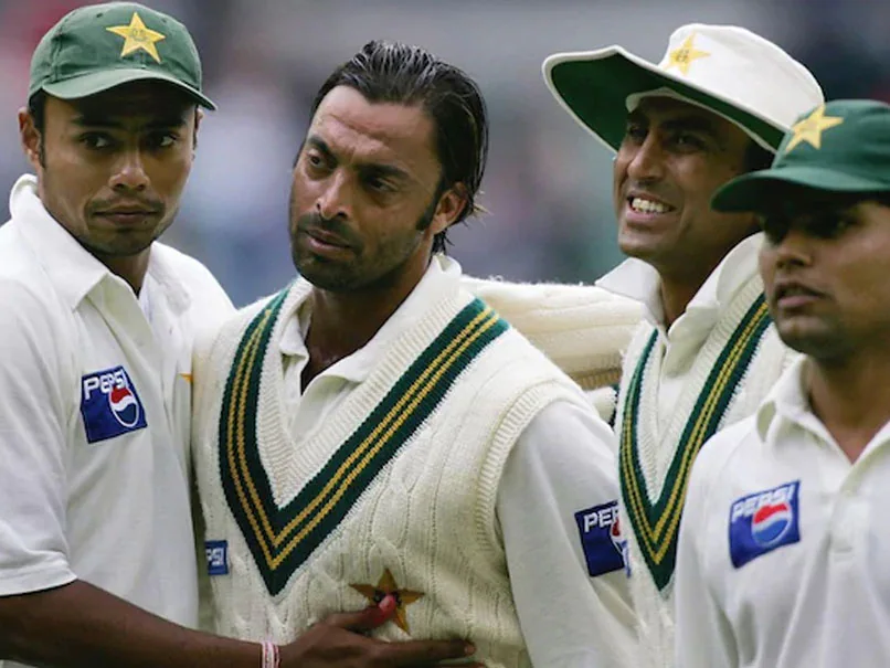 obnbac8_shoaib-akhtar-danish-kaneria-afp_625x300_06_January_20