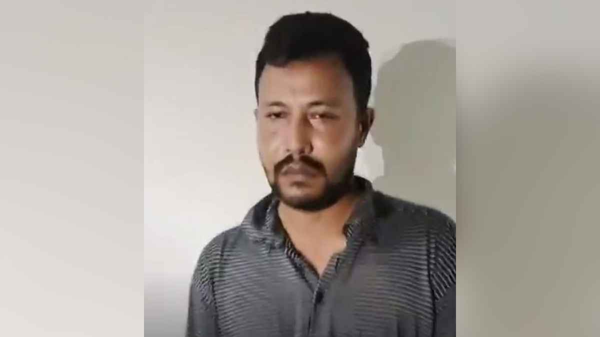 শহীদ আবু সাঈদের মাকে নিয়ে কুরুচিপূর্ণ মন্তব্য, পুলিশ সদস্যকে অব্যাহতি