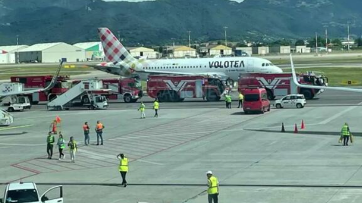 ইতালিতে বিমানের ইঞ্জিনে কাটা পড়ে নিহত ১