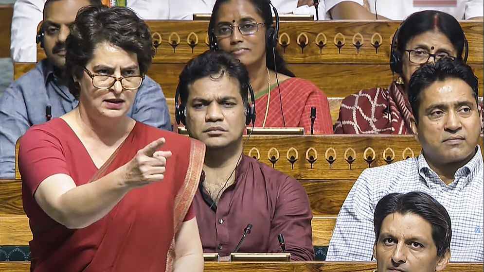 মোদিকে দায়িত্বজ্ঞানহীন বলেন প্রিয়াঙ্কা গান্ধী