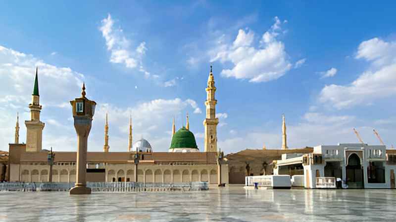 নবীজির দাম্পত্য দর্শন: সুখী পরিবারের সোনালি নীতি