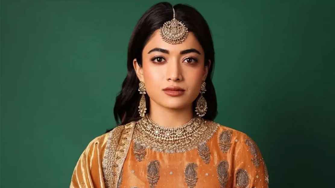 ছুটির দিনগুলোতে বিশেষ এক প্রিয়জনকে ভেবে কাঁদেন রাশমিকা