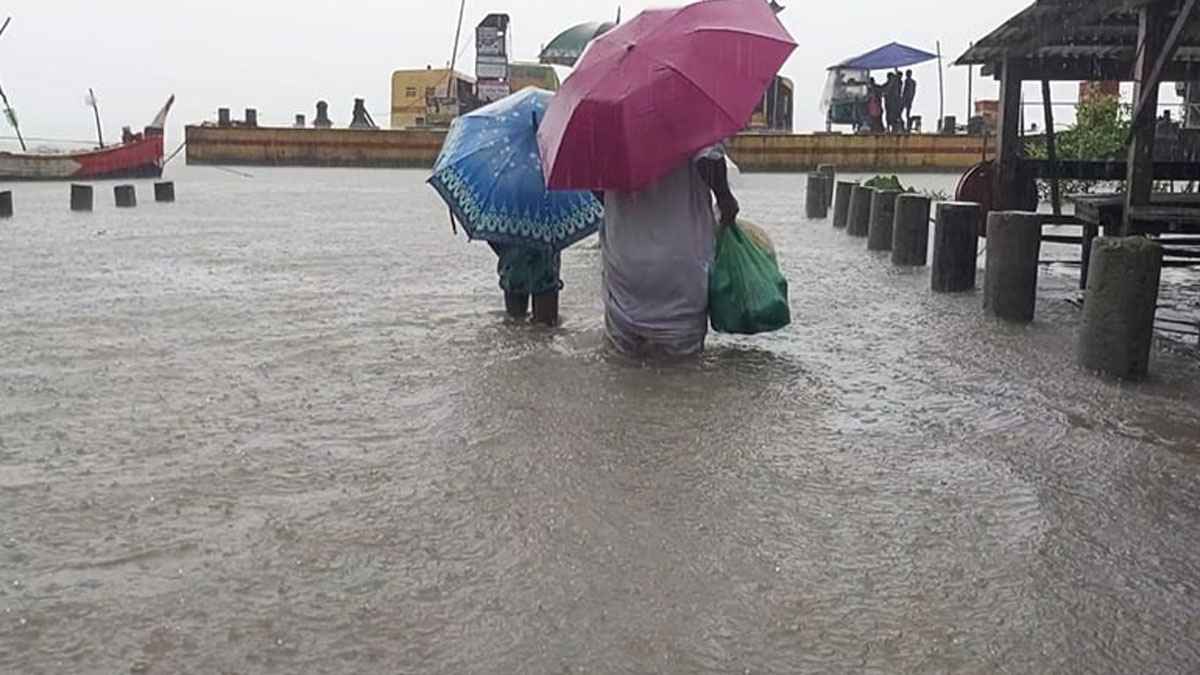 বরগুনায় বিপৎসীমার ৩৪ সেন্টিমিটার ওপর নদীর পানি