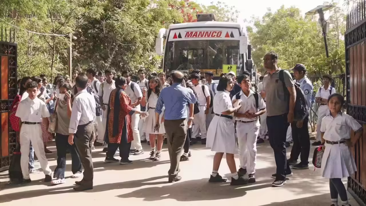 বোমা হামলার হুমকিতে দিল্লি-বেঙ্গালুরুর ৬০ স্কুল বন্ধ
