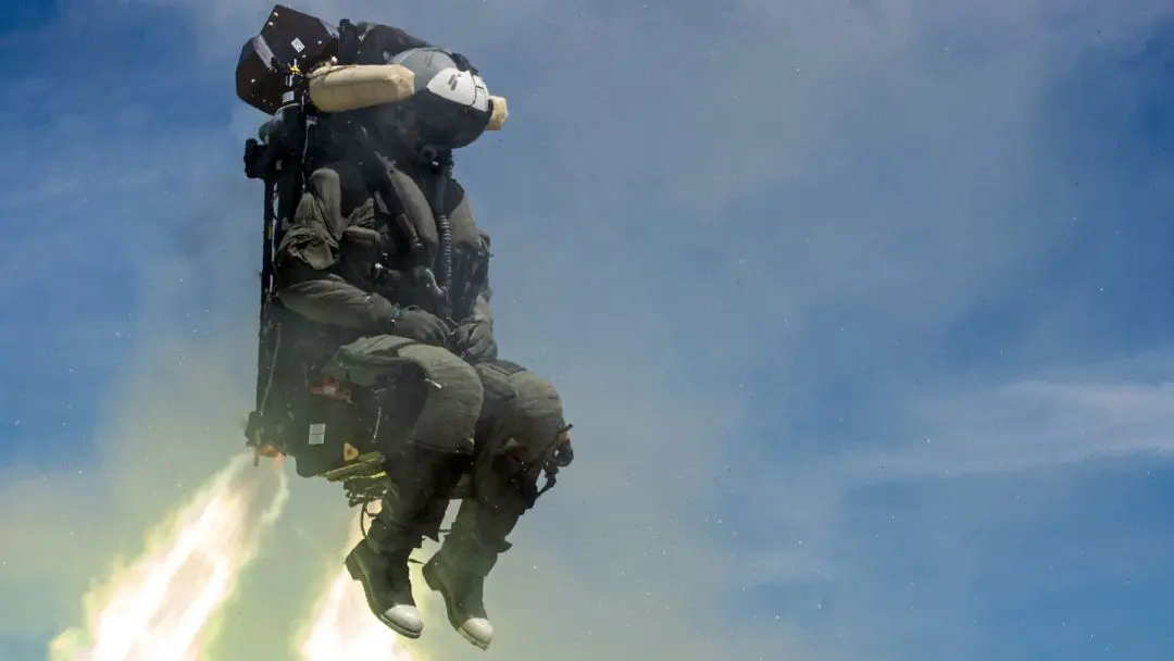 দুর্ঘটনার আগে বিমান থেকে পাইলট যেভাবে বের হন