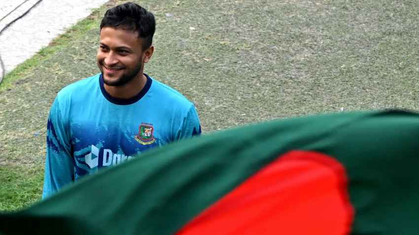 সাকিবের প্ল্যাকার্ড নিয়ে কি মাঠে ঢুকতে পারবেন দর্শকরা, যা বলছে বিসিবি