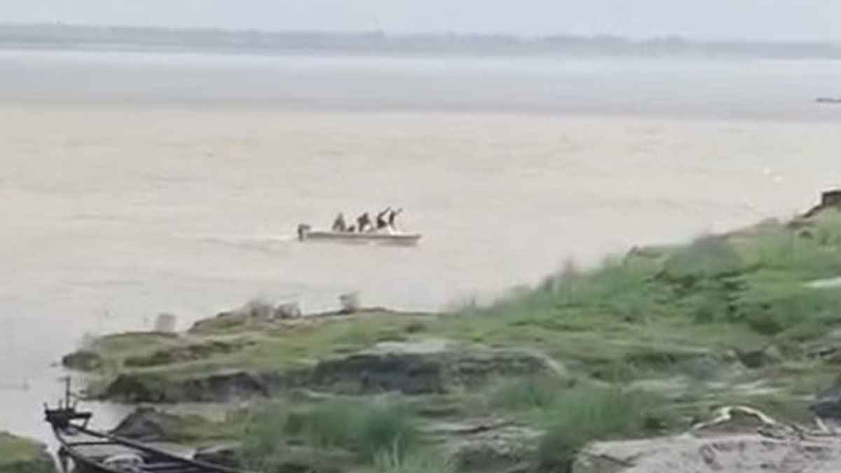 কুষ্টিয়ায় গ্রামবাসীর ওপর ফিল্মি স্টাইলে দুর্বৃত্তদের গুলি