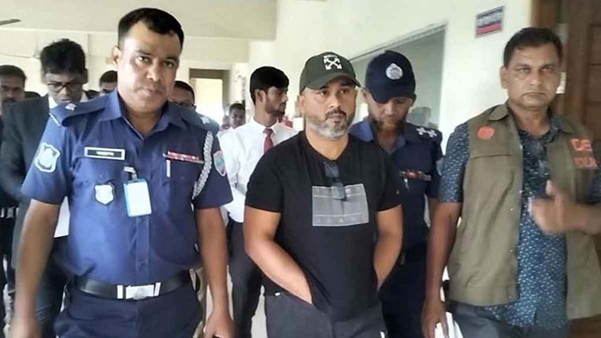 কুষ্টিয়ার সাবেক এসপি তানভীর আরেক হত্যা মামলায় গ্রেফতার