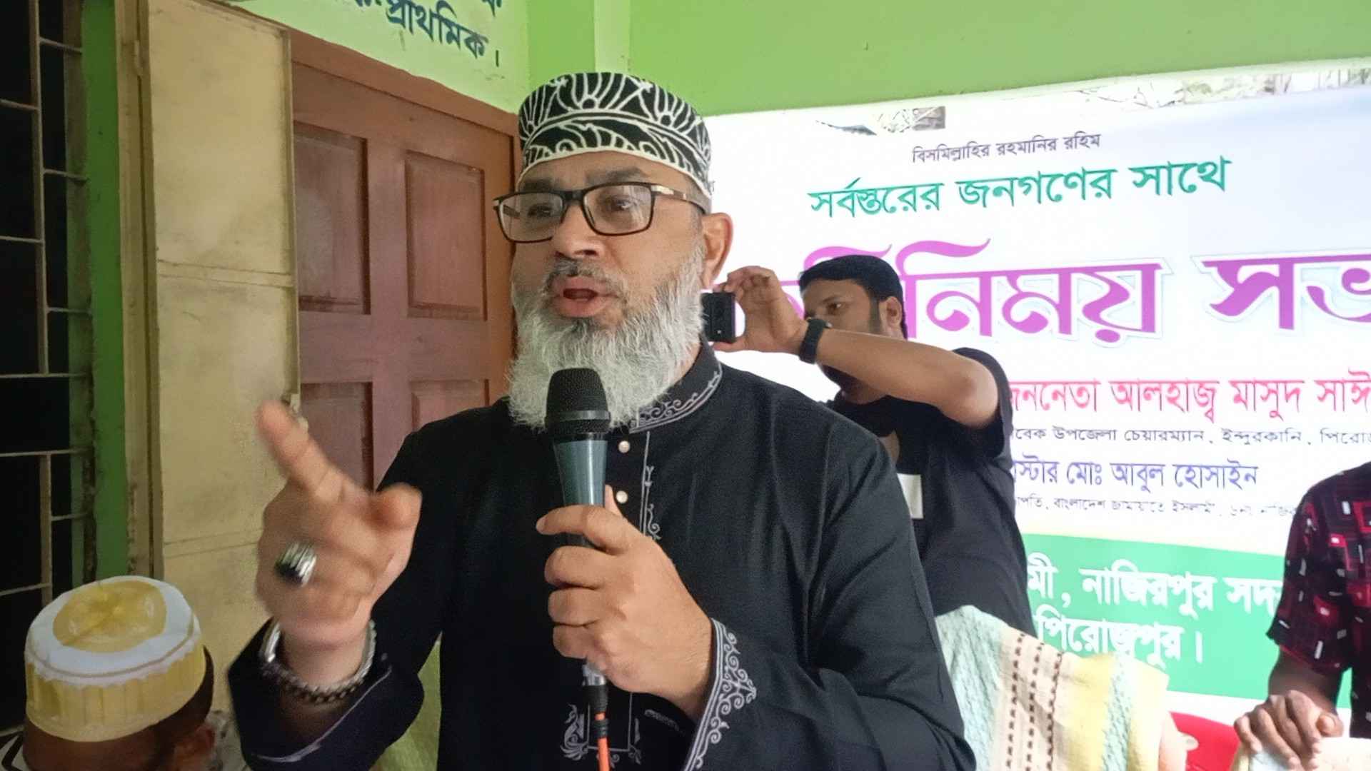 ‘যাদের হাতে দলের কর্মী নিরাপদ নয়, সেখানে মানুষ কীভাবে নিরাপদ থাকবে’