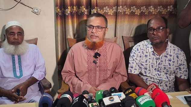 চাঁদার জন্য বাসে হামলা, যুবদল নেতার বিরুদ্ধে ৫ কোটি টাকার দাবির অভিযোগ