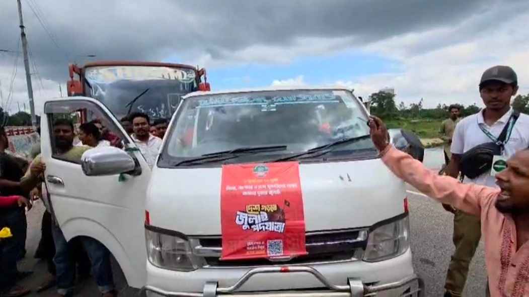 ঠাকুরগাঁওয়ে এনসিপির গাড়ি বহরে হামলার অভিযোগ