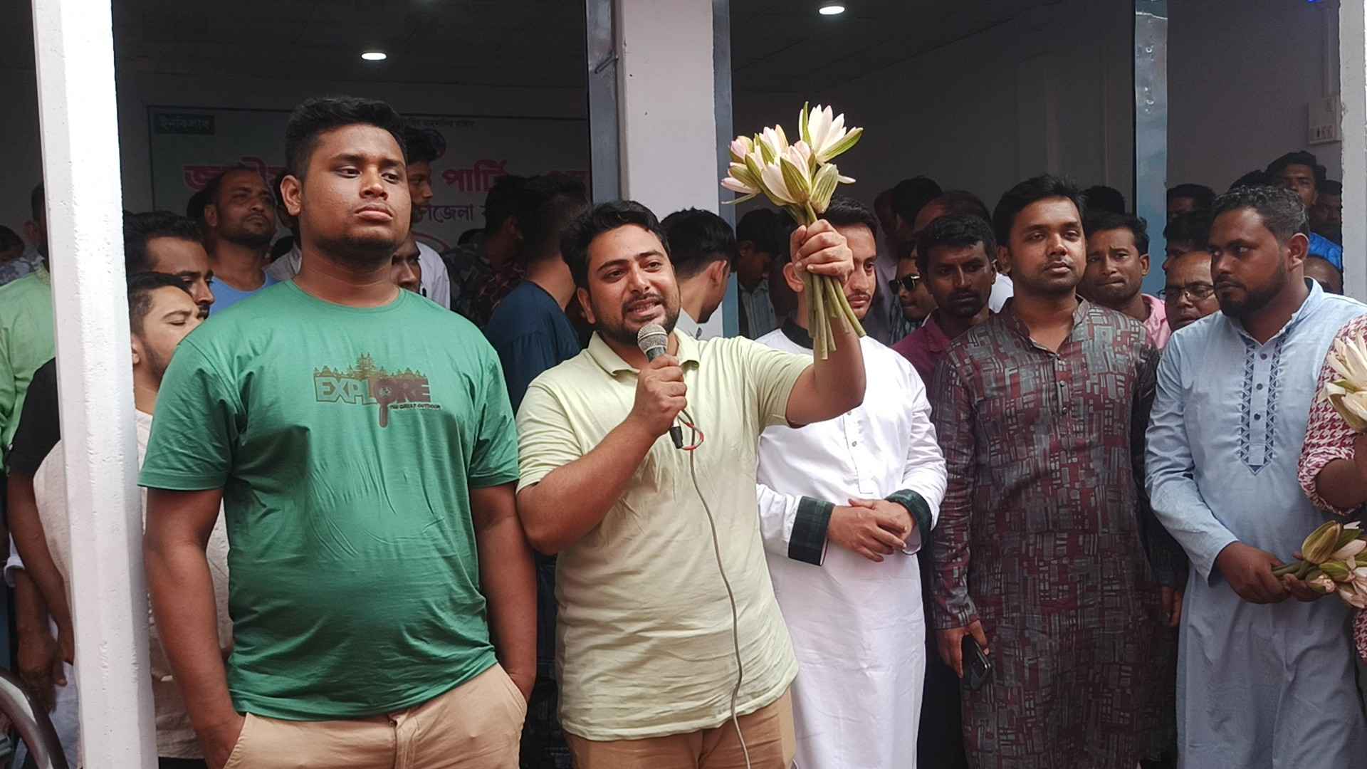বিগত দিনে সনাতনধর্মালম্বী ভাইবোনেরা অনেক নির্যাতিত হয়েছেন: নাহিদ