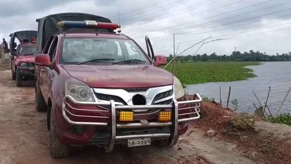 গাজীপুরে বিলে নৌকাডুবি: একজনের মরদেহ উদ্ধার, নিখোঁজ দুই