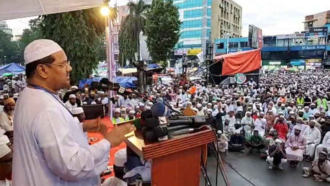 আমরা যেন কেউ চাঁদাবাজদের সহযোগী না হই: চরমোনাই পীর
