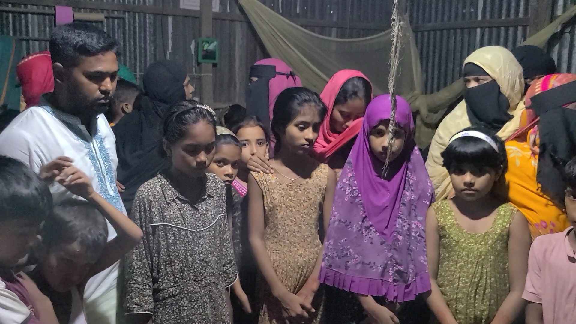 খাদ্য বিষক্রিয়ায় সিরাজগঞ্জে ভাই-বোনের মৃত্যু