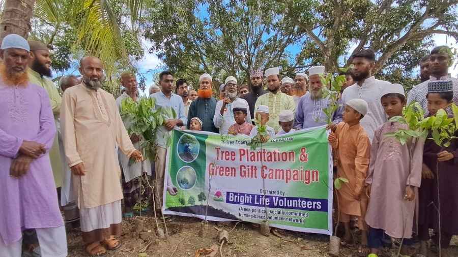 ব্রাইট লাইফ ভলান্টিয়ার্সের বৃক্ষরোপণ কর্মসূচি