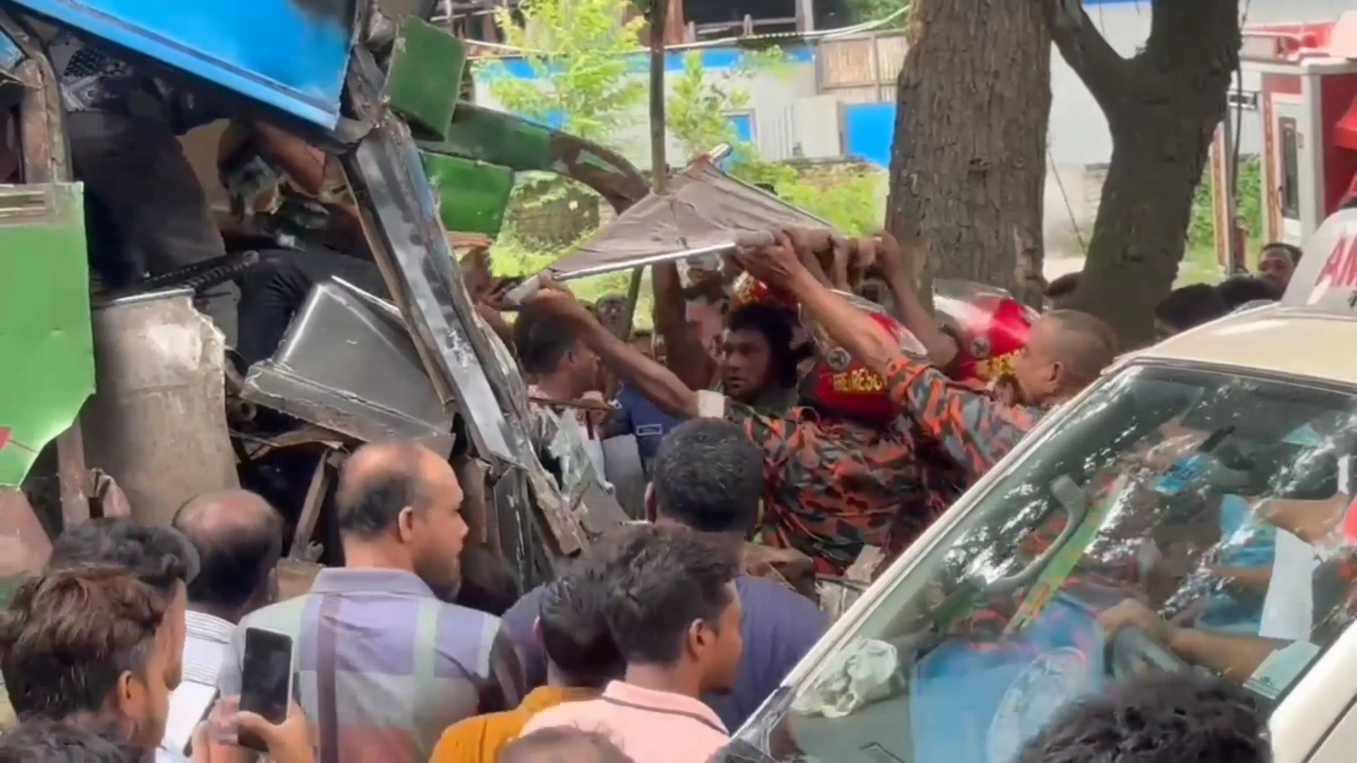 thumbnail_ফুটেজ-(বাস-ট্রাক_সংঘর্ষে_নিহত_১,আহত_১২)_মুন্সিগঞ্জ_07.07.2025_(4)