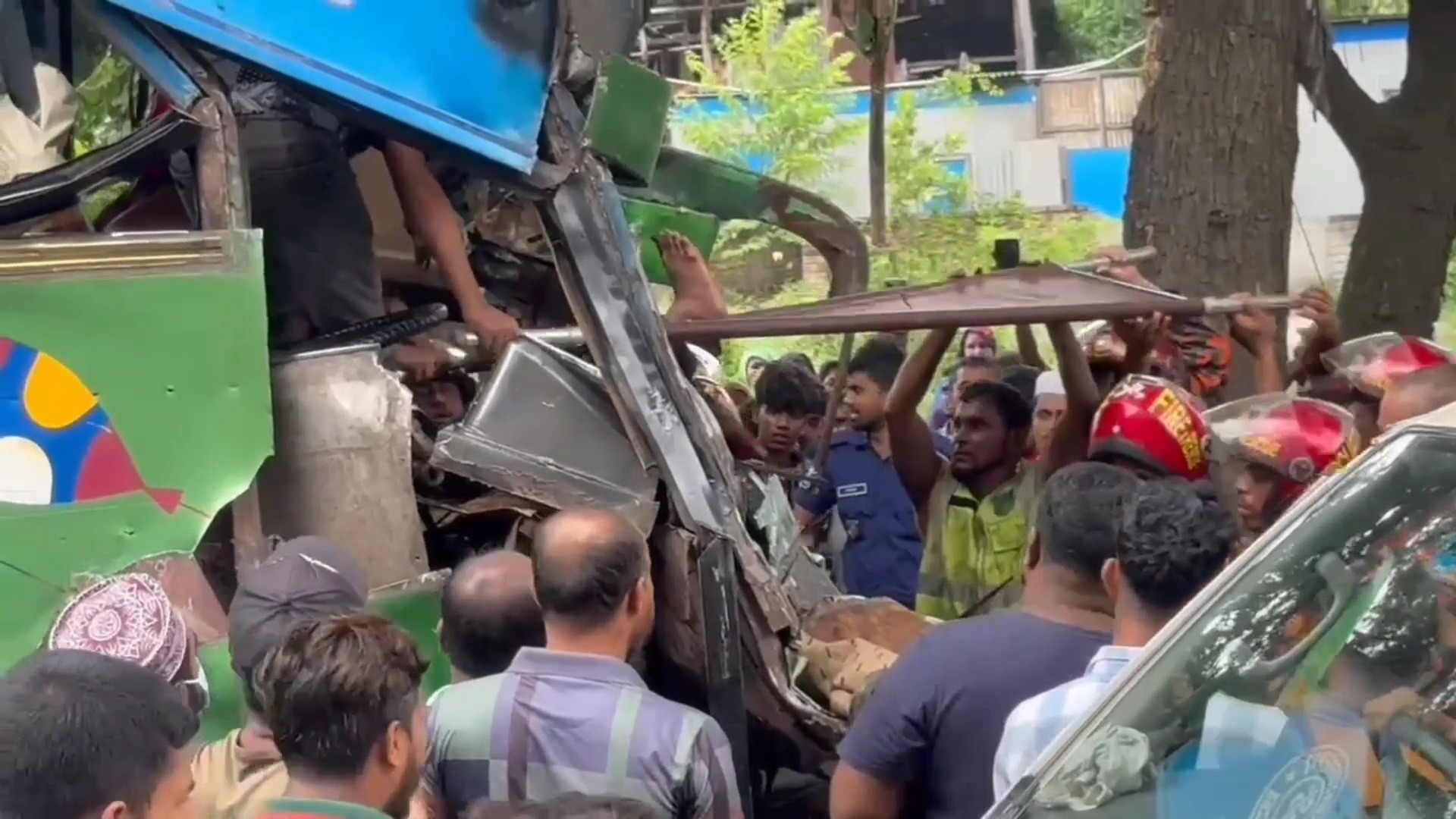 thumbnail_ফুটেজ-(বাস-ট্রাক_সংঘর্ষে_নিহত_১,আহত_১২)_মুন্সিগঞ্জ_07.07.2025_(5)