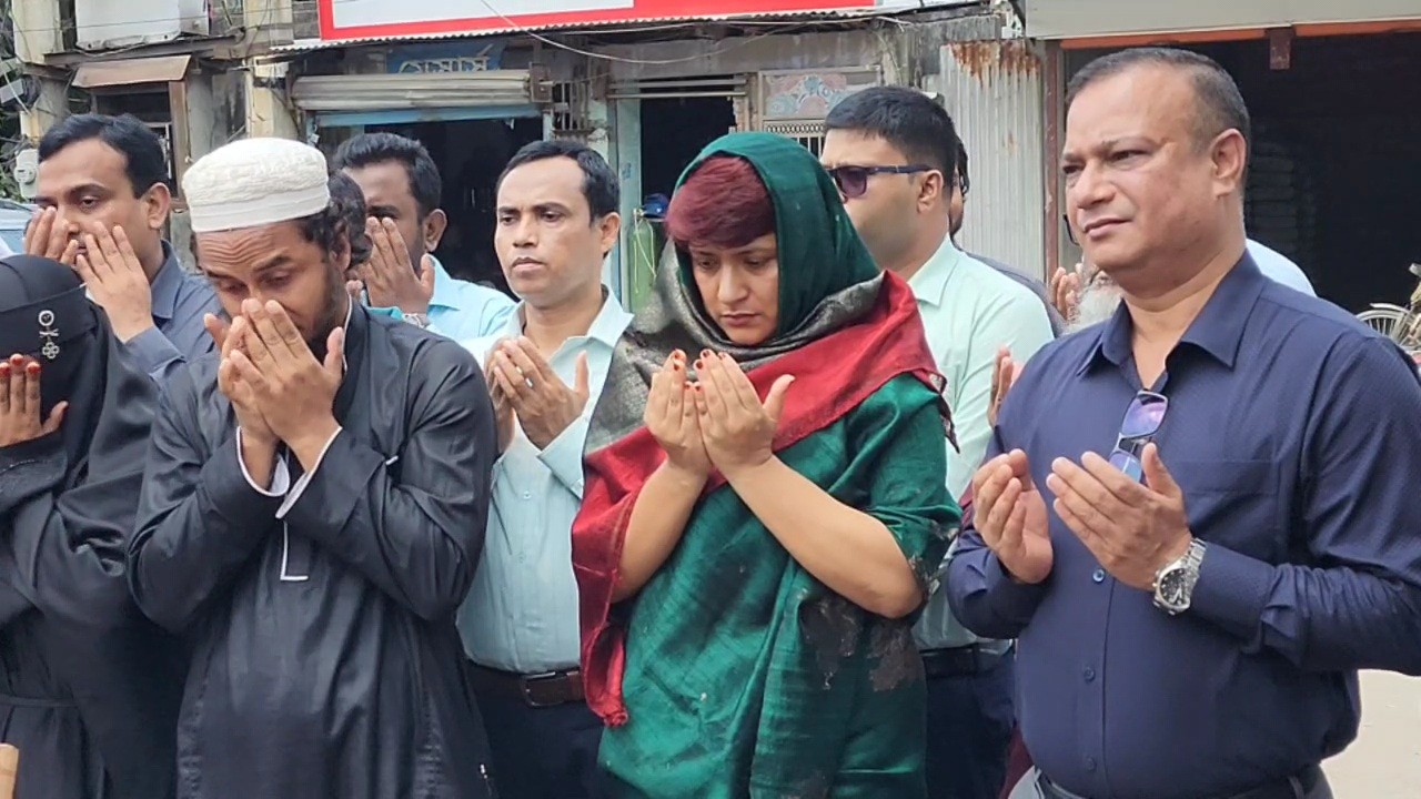 thumbnail_ফুটেজ-(৩_শহীদের_স্মরণে_স্ট্রিট_মোমোরি_স্ট্যাম্পের_ভিত্তি_প্রস্তর_উদ্বোধন)_মুন্সিগঞ্জ_19.07.2025_(7)