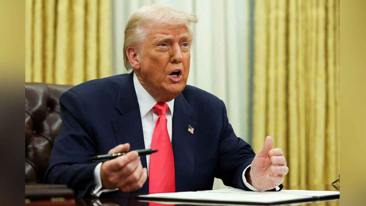 ব্রিকসে যুক্ত দেশগুলোর ওপর বাড়তি শুল্ক আরোপের হুমকি