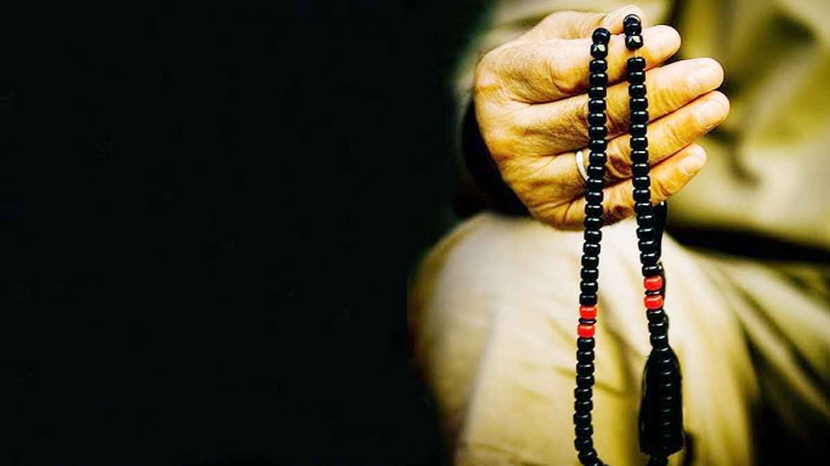 আল্লাহর প্রিয় বান্দাদের অমূল্য ৩ গুণ