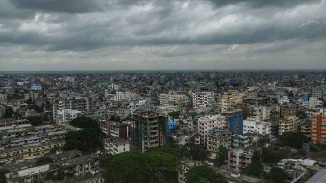 দিনভর মেঘে ঢাকা আকাশ, ঢাকায় হতে পারে বৃষ্টিপাত