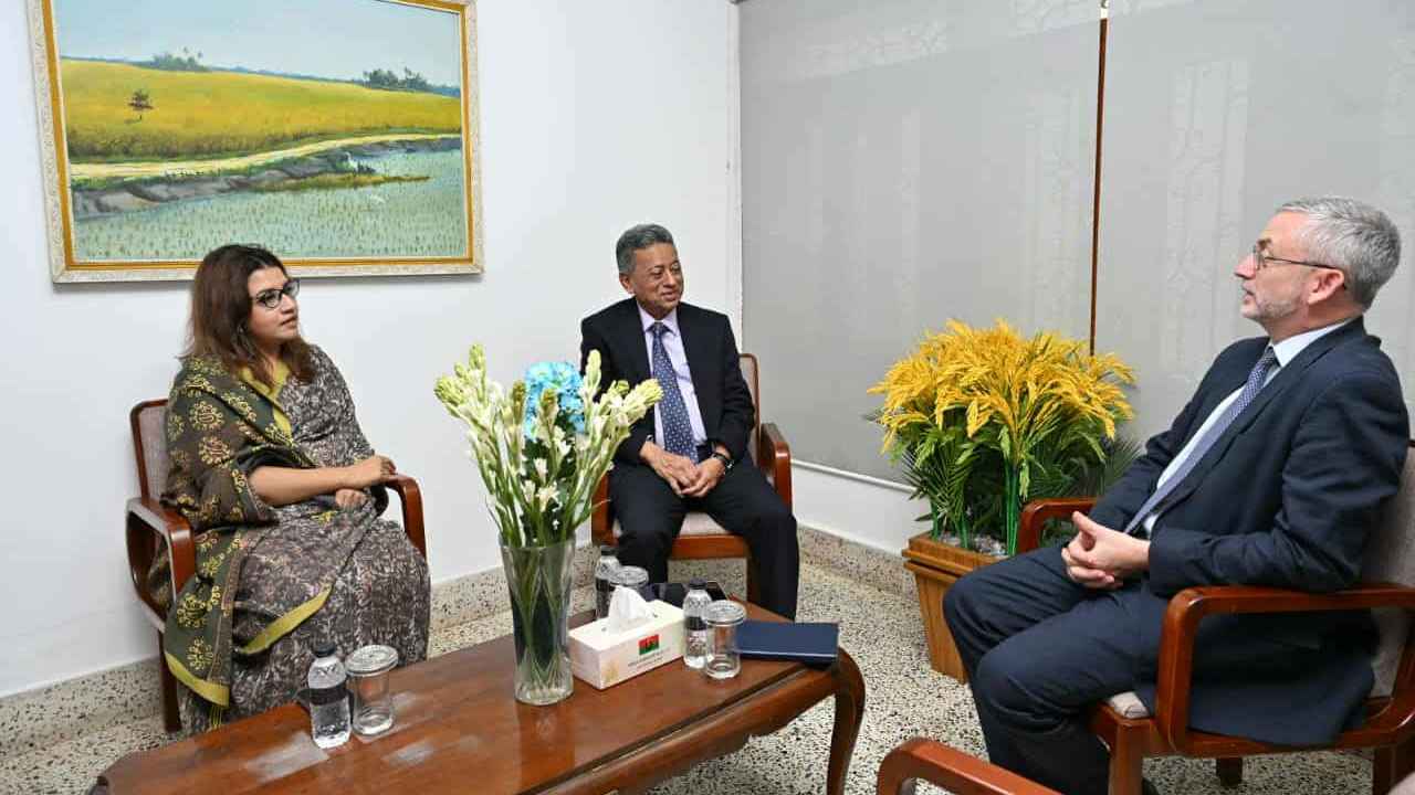 নির্বাচন নিয়ে বিএনপির ভাবনা জানতে চায় ইউরোপীয় ইউনিয়ন: আমীর খসরু