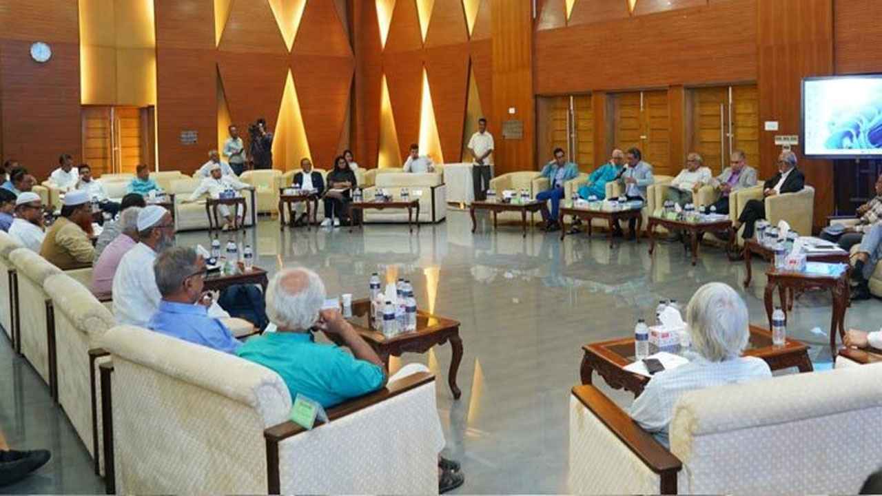 ন্যূনতম ছাড় দেওয়ার জায়গায় আসুন, রাজনৈতিক দলগুলোকে আলী রীয়াজ