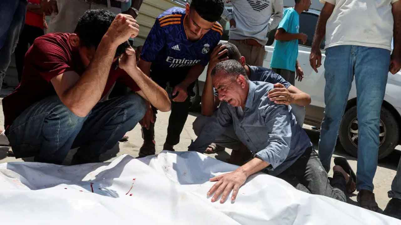 ত্রাণ বিতরণের নামে ‘মৃত্যুর ফাঁদ’, একদিনে আরও ৭১ ফিলিস্তিনিকে হত্যা