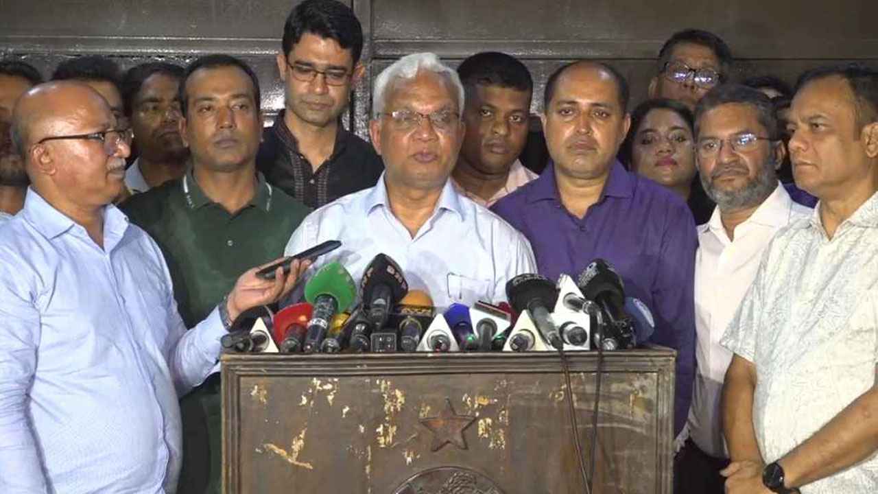 স্থিতিশীল আছেন খালেদা জিয়া, বাসায় চলবে চিকিৎসা