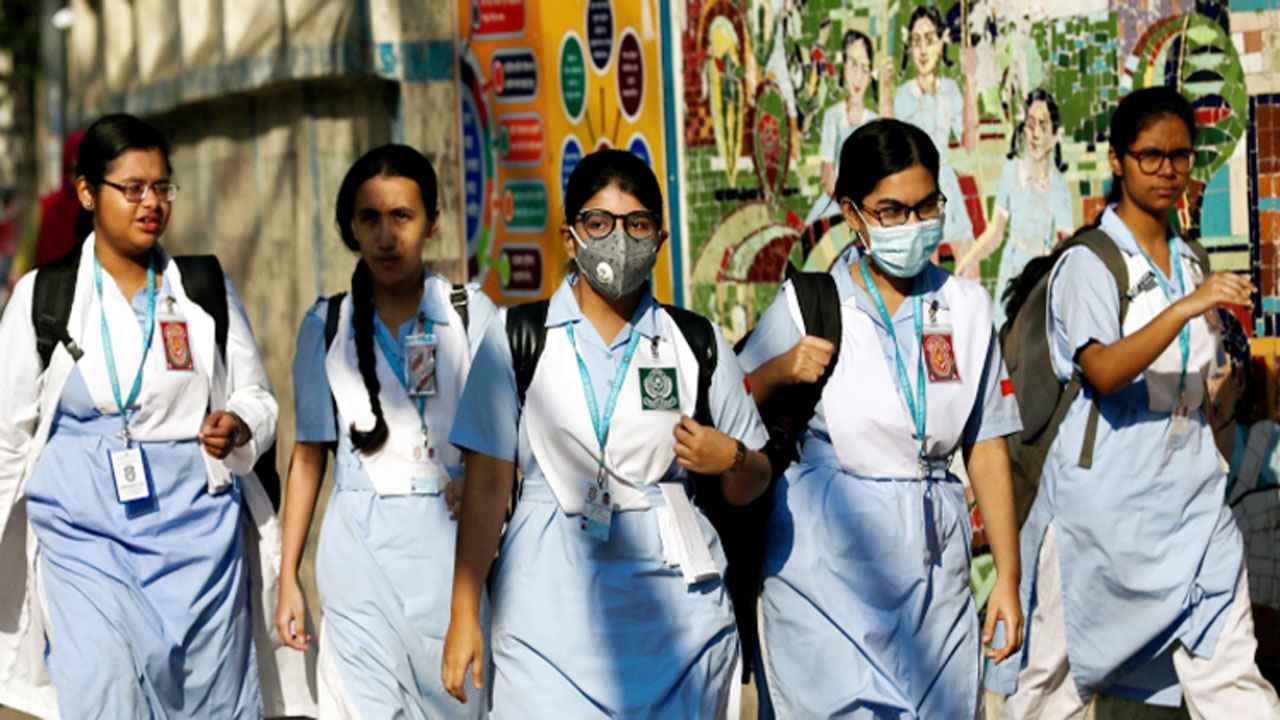 করোনা-ডেঙ্গুর প্রকোপ, ‘টিউশন ফি আদায়ে’ খুলেছে ঢাকার বেসরকারি স্কুল