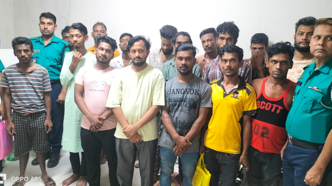 মোহাম্মদপুরে বিশেষ অভিযানে গ্রেফতার ১৮