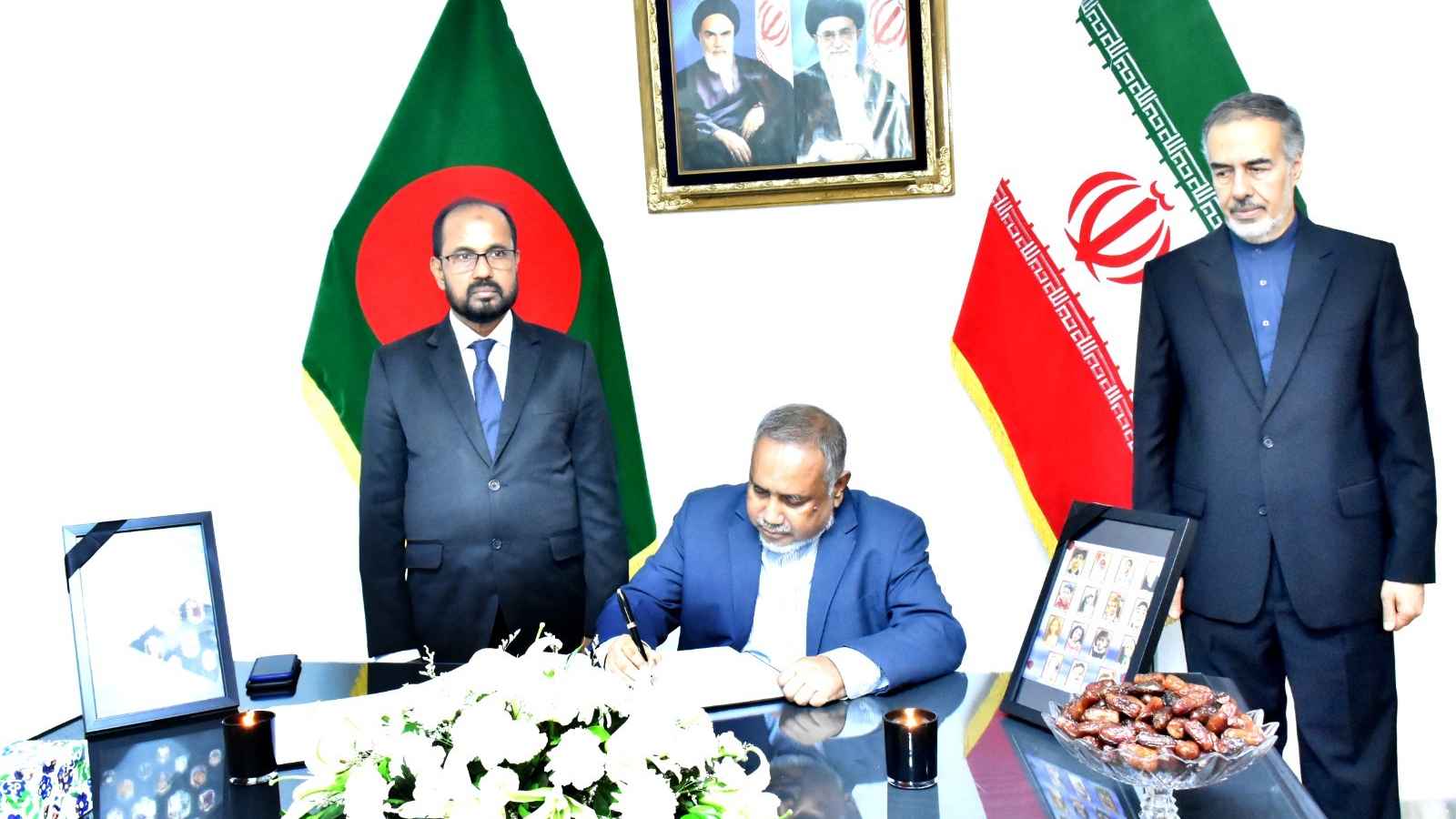 ইরান দূতাবাসে শোক বইতে স্বাক্ষর জামায়াতের প্রতিনিধি দলের