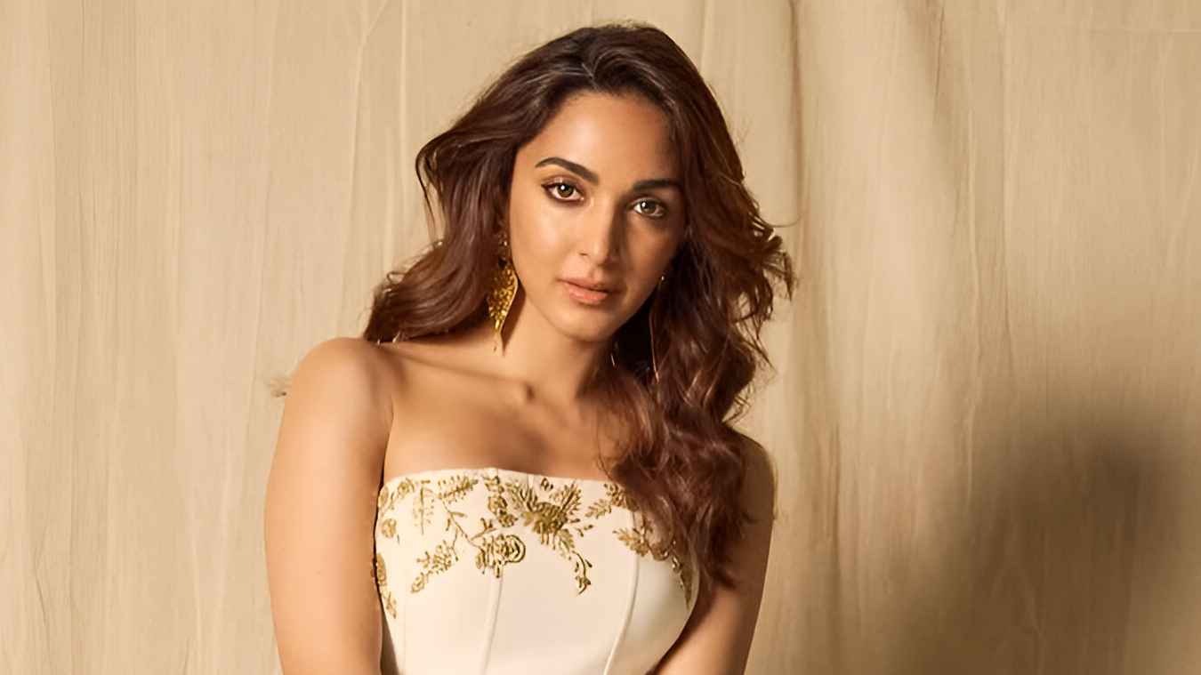 অন্তঃসত্ত্বা কিয়ারাকে বিশেষ উপহার দিলেন রাম চরণের স্ত্রী