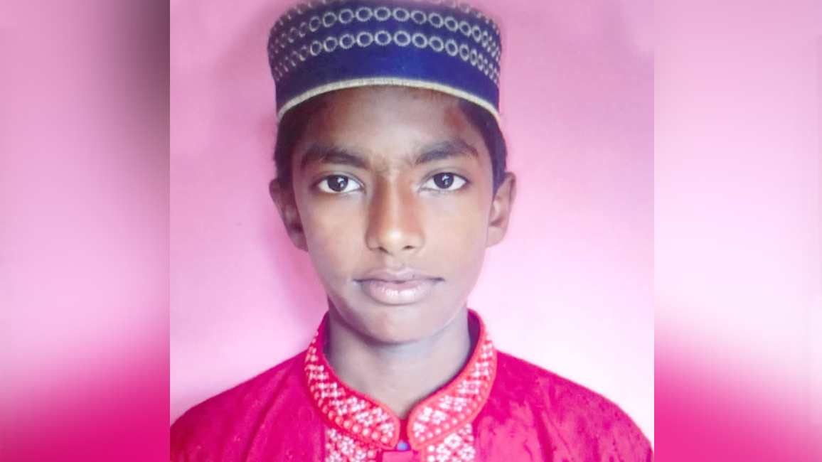 নিখোঁজ সন্তানকে ফিরে পেতে বাবা-মায়ের আকুতি