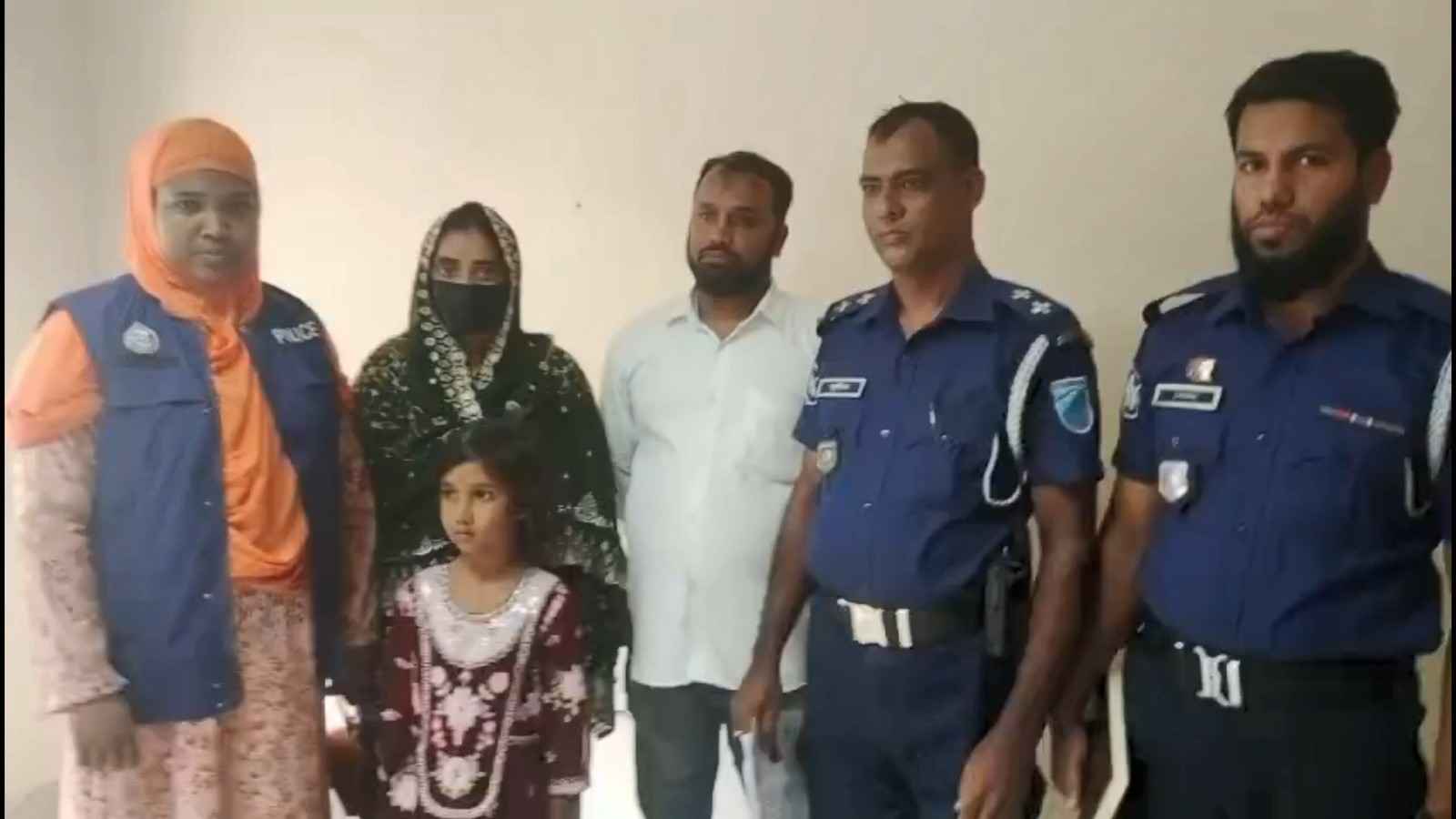 মেয়েকে নিখোঁজ দেখিয়ে প্রতিপক্ষকে ফাঁসানোর চেষ্টা, অক্ষত অবস্থায় উদ্ধার