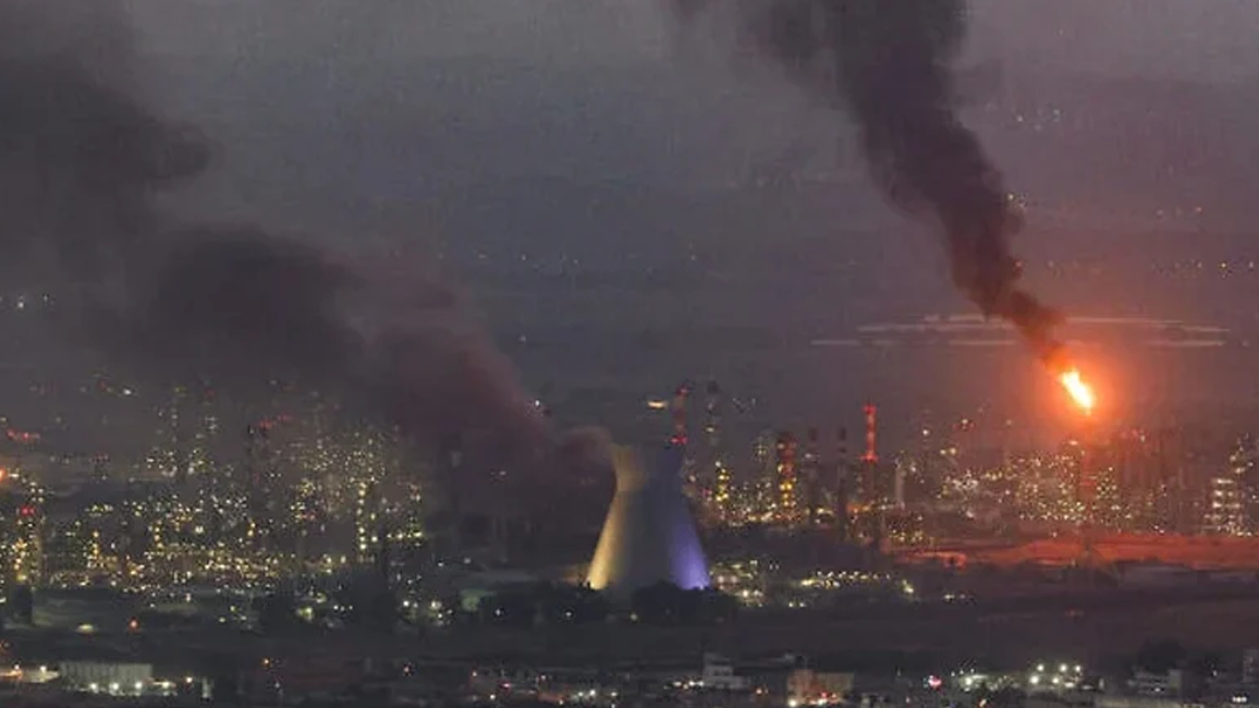 ইরানের হামলায় ইসরায়েলি তেল পরিশোধনাগার বিধ্বস্ত, নিহত ৩