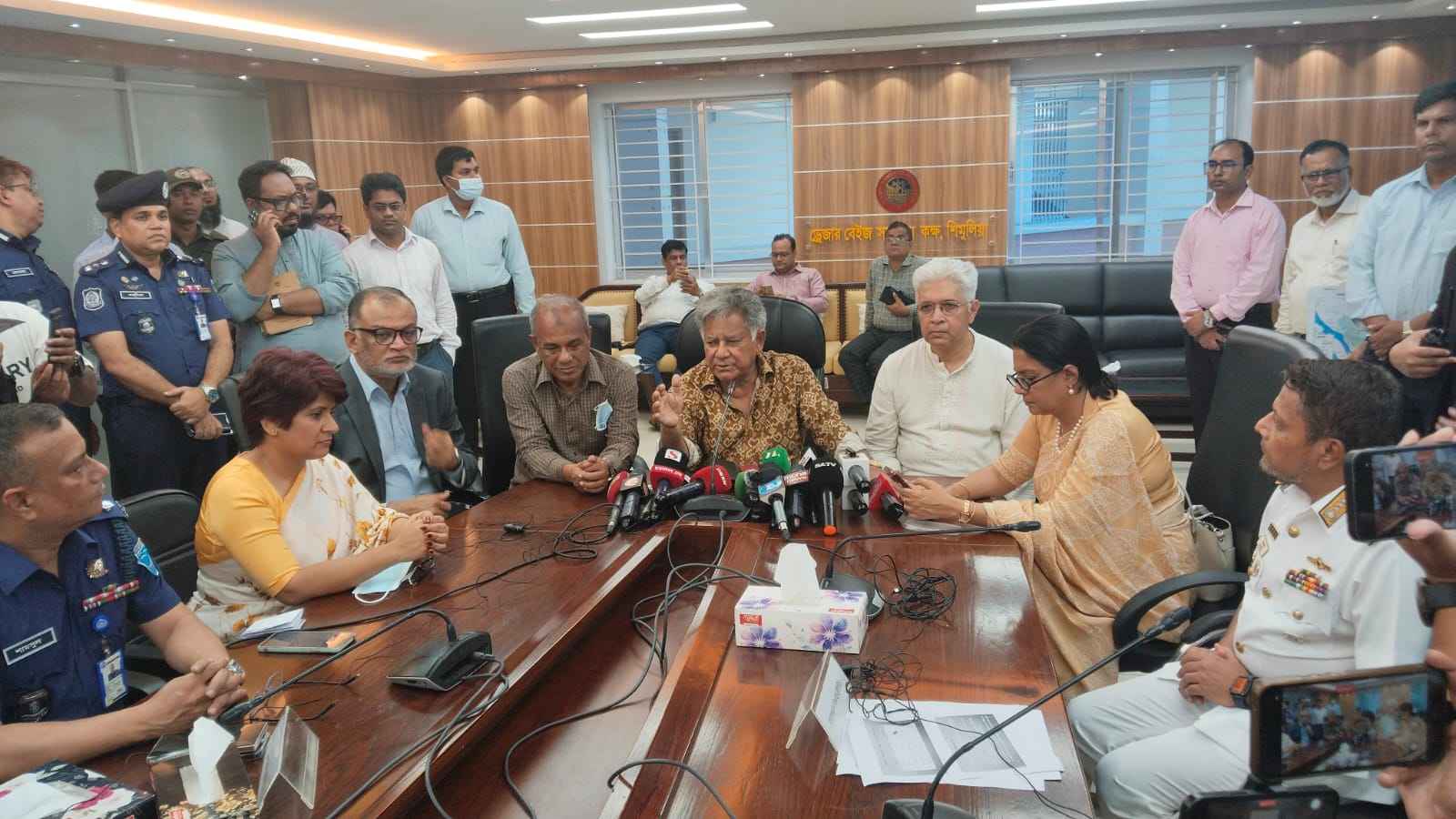 পদ্মাপাড়ে আন্তর্জাতিক কনটেইনার পোর্ট নির্মাণে ৫ উপদেষ্টার সমন্বয় সভা